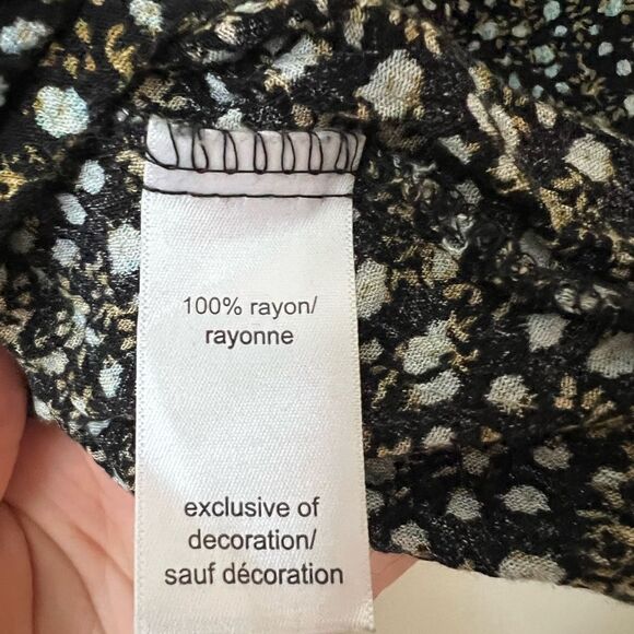 Maurices Ditsy Floral Cinched Bottom Blouse size L - Picture 9 of 9